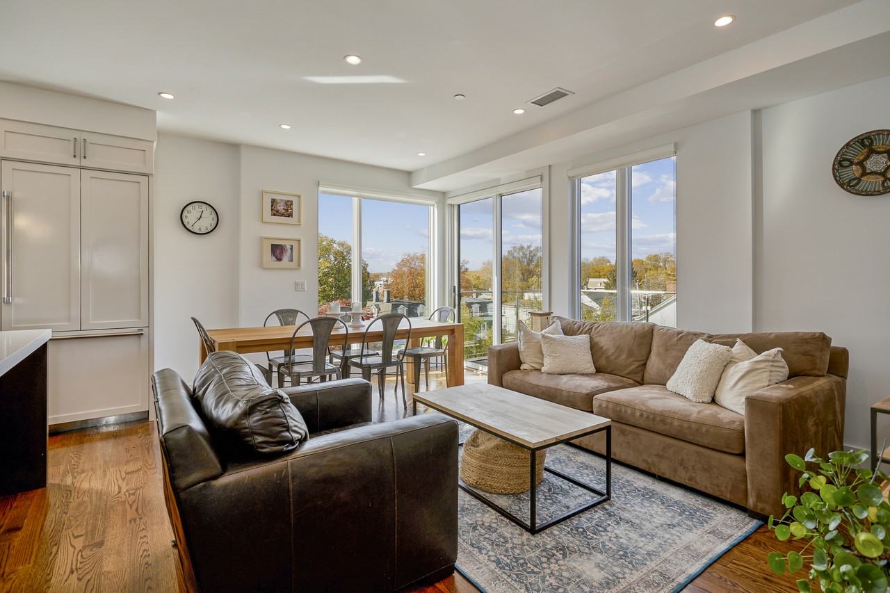 422 E Boston Post Rd - Photo 2 of 25