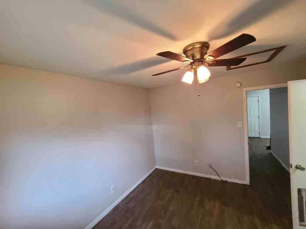 108 E Seale St - Photo 2 of 6