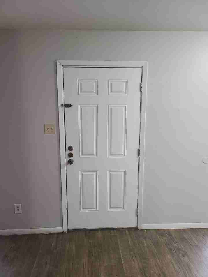 108 E Seale St - Photo 3 of 6