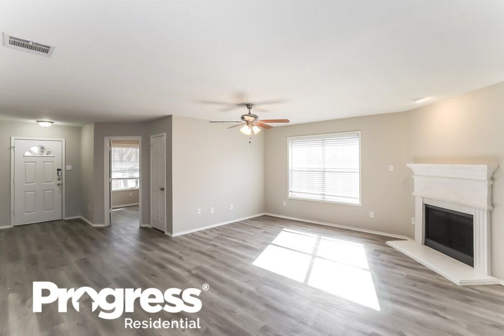 10785 Braemoor Dr - Photo 3 of 16