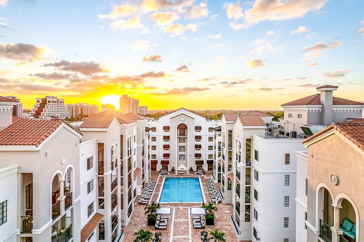 Apartments Near Miami Beach Gables Grand Plaza Apartments for Miami Beach Students in Miami Beach, FL