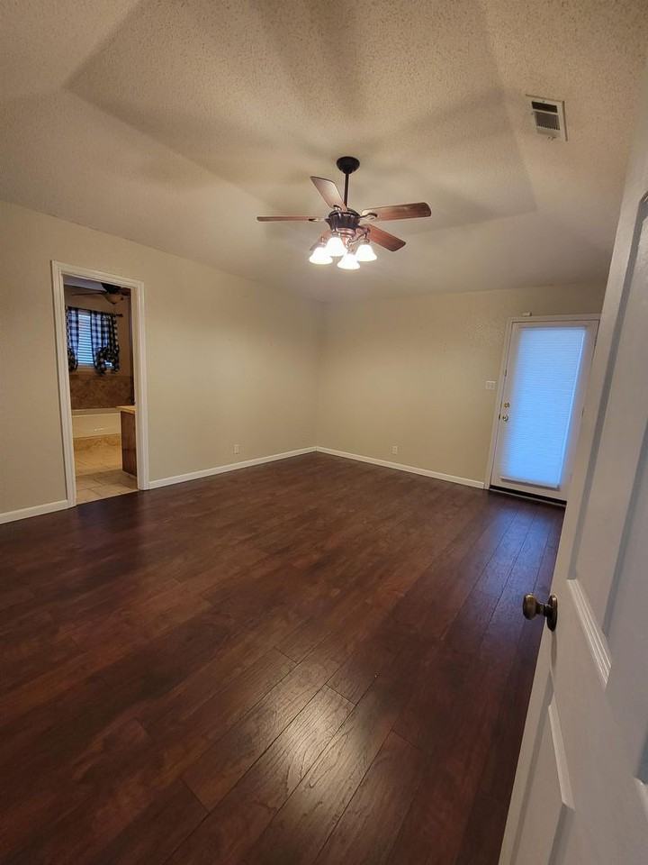 3600 Crestmont Dr - Photo 3 of 20