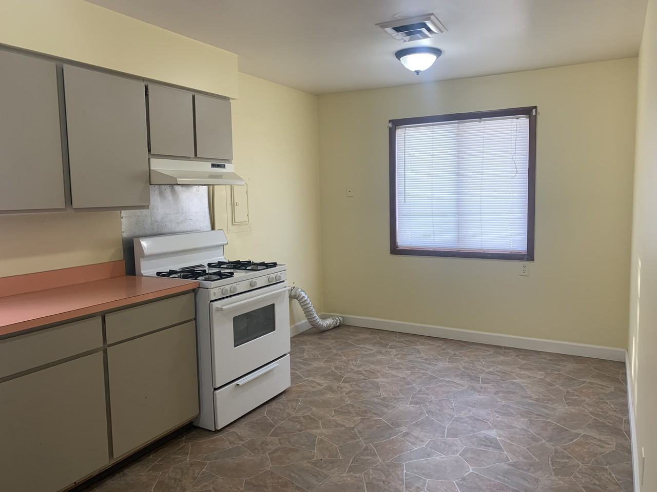 307 Treasure Street #A - Photo 2 of 12