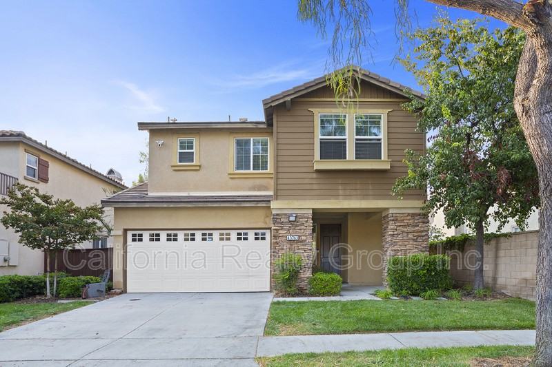 45765 Sierra Ct - Photo 2 of 46