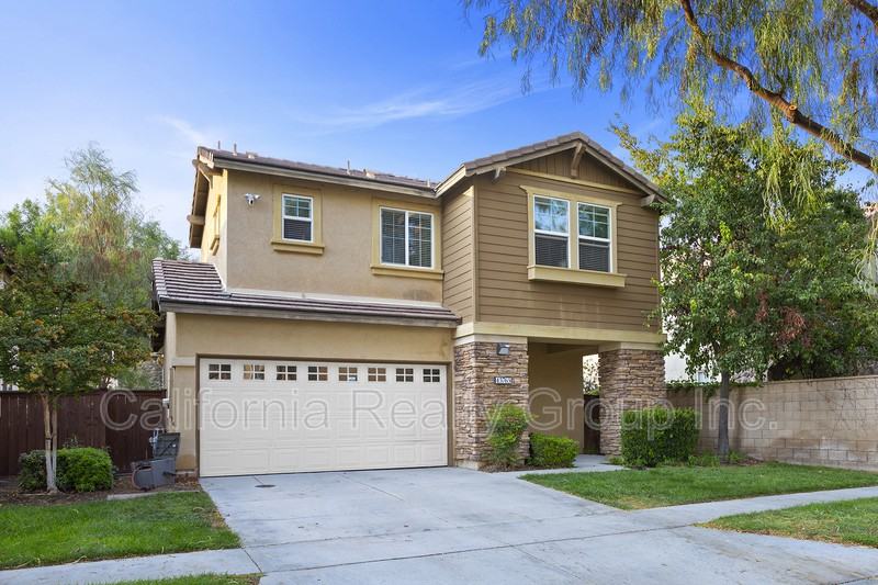 45765 Sierra Ct - Photo 3 of 46