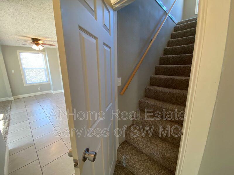 1471 E Mcgee St - Photo 7 of 25