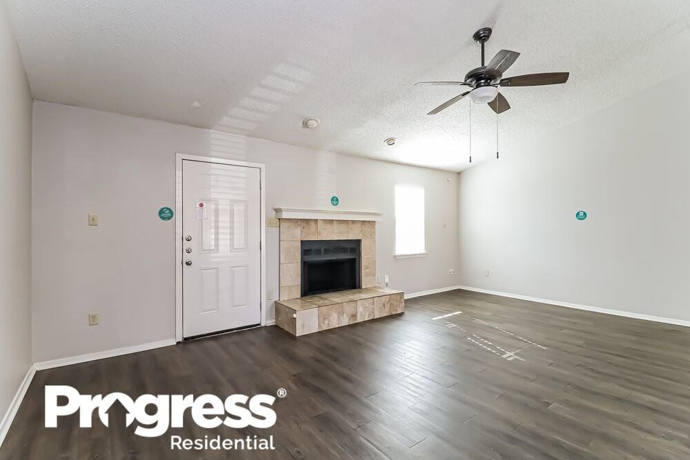 2917 Highlawn Ter - Photo 3 of 16