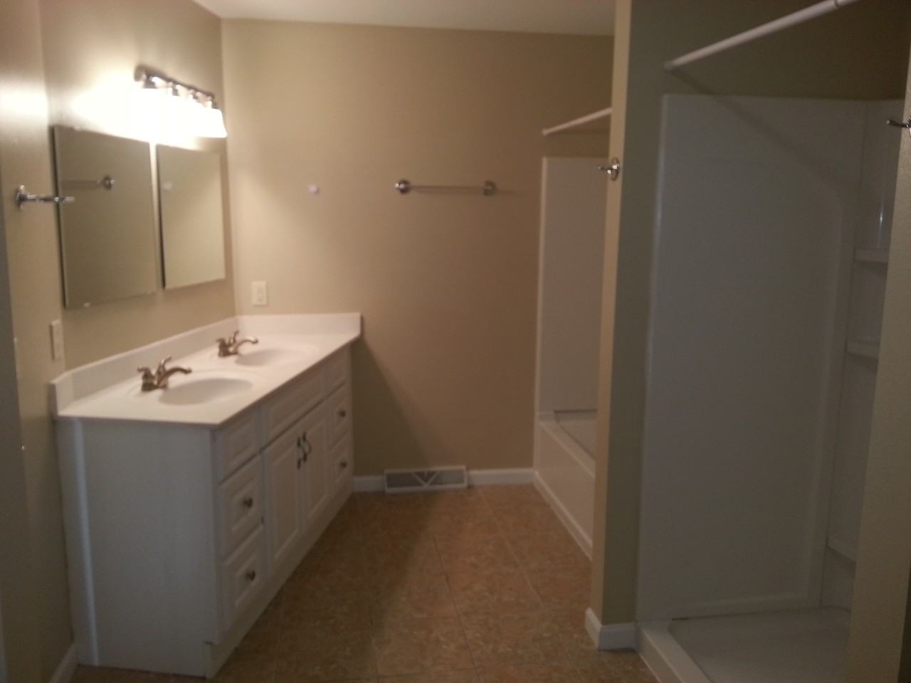 307 Douglas Dr - Photo 2 of 25