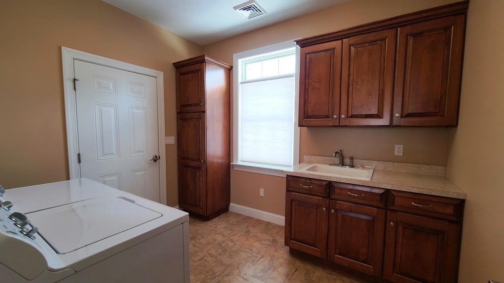 326 Windsor Way - Photo 2 of 16