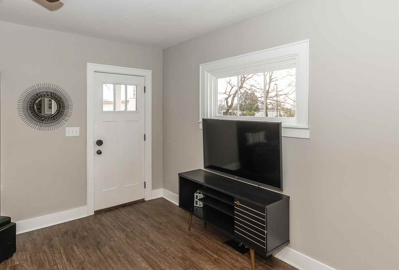 324 Sycamore St #324 - Photo 3 of 18