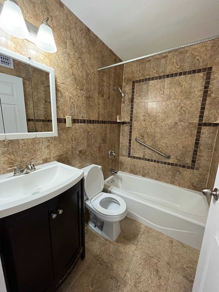 747 10th Avenue #32A - Photo 3 of 11