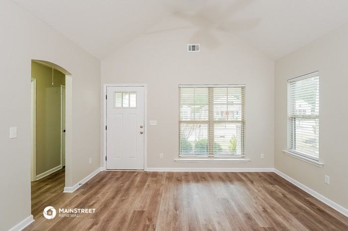 85 Cedar Rdg - Photo 3 of 16
