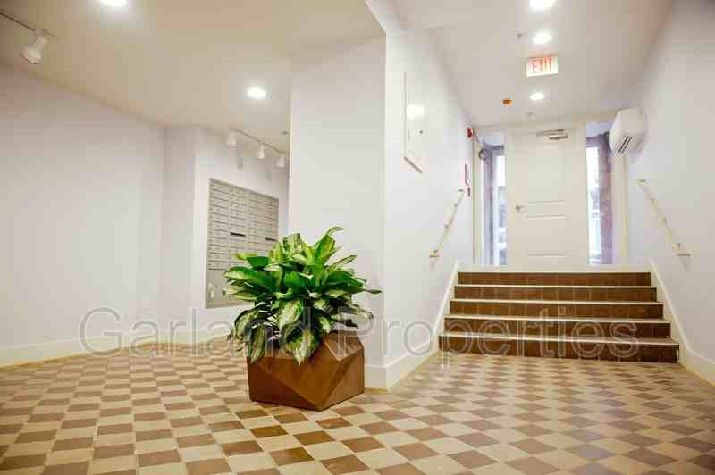 110 Campbell Ave Sw #007 - Photo 7 of 16