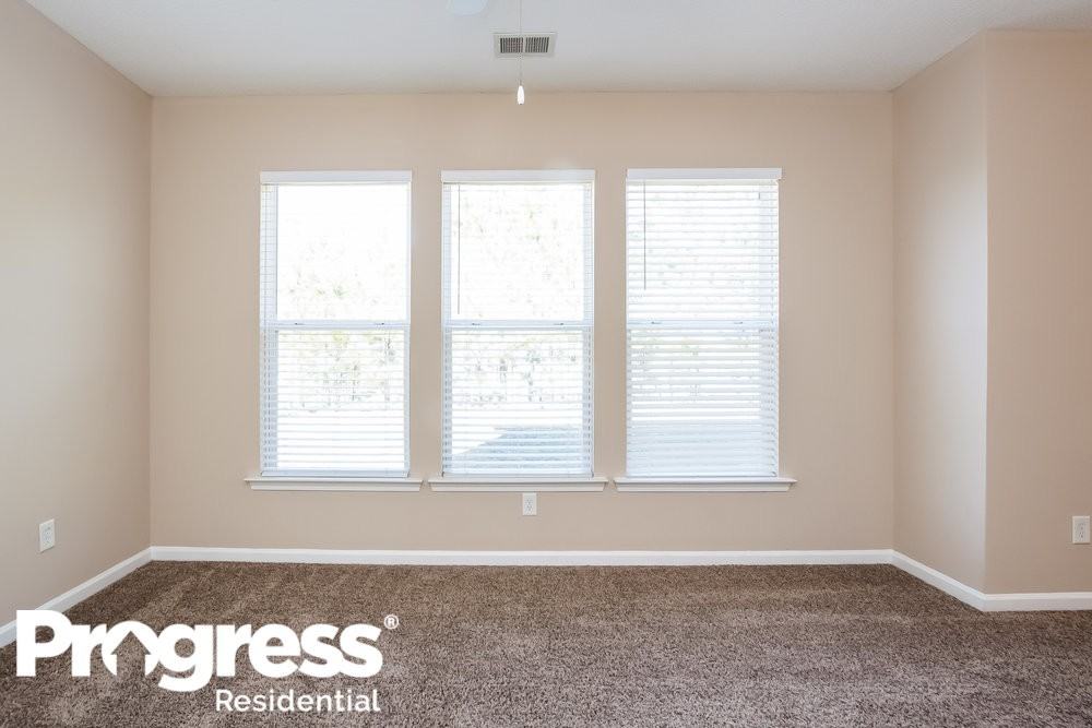 57 Darbys Ave - Photo 2 of 20