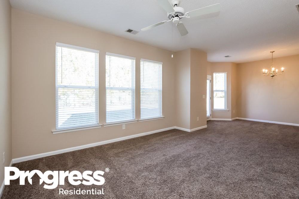 57 Darbys Ave - Photo 3 of 20