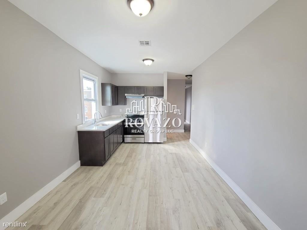 745 S 18th St - Photo 2 of 12