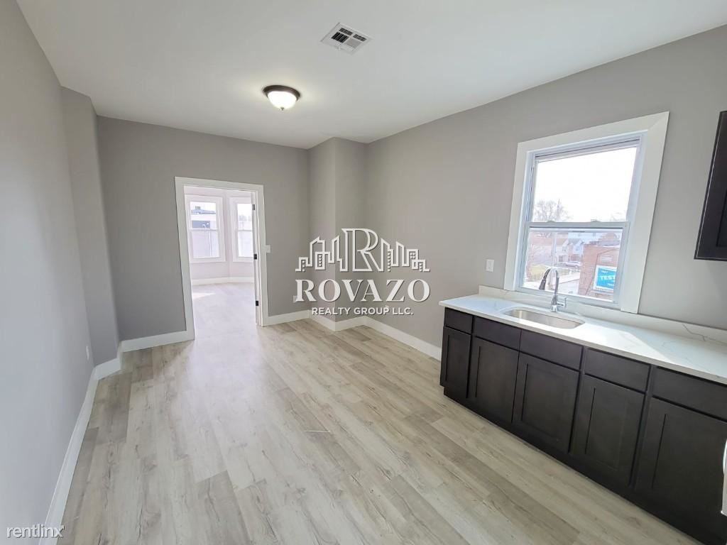 745 S 18th St - Photo 3 of 12