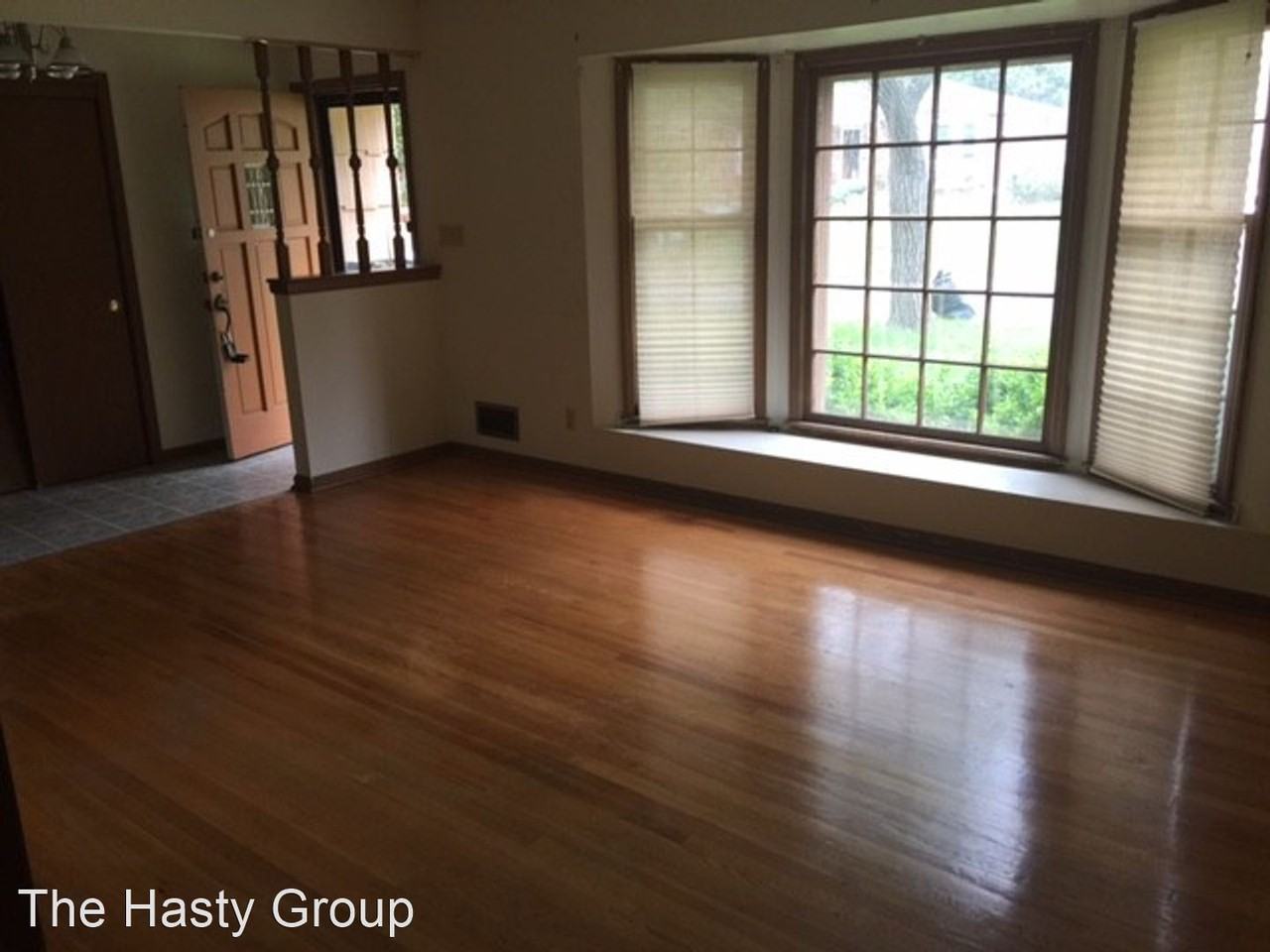 6114 E 107th Ter - Photo 2 of 16