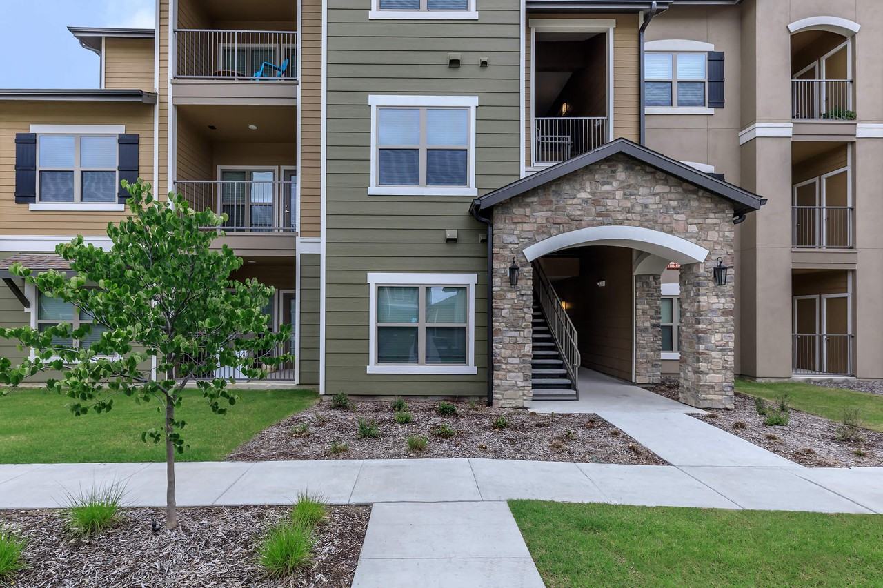 Cypress Creek Apartment Homes at River Oaks Apartments 549 River Oaks