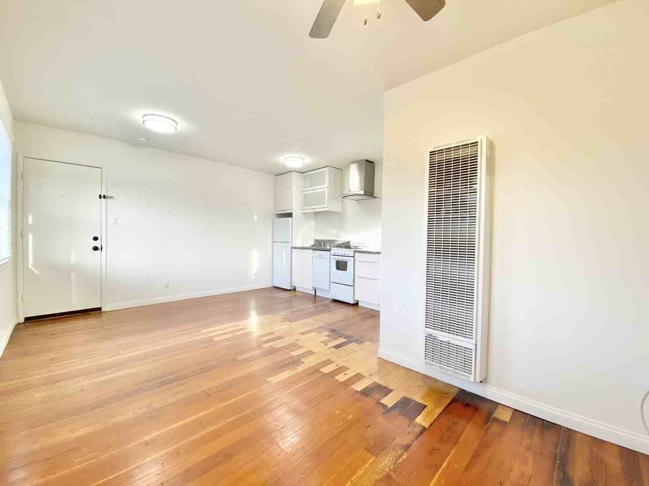 2835 3/4 Huron St - Photo 2 of 9