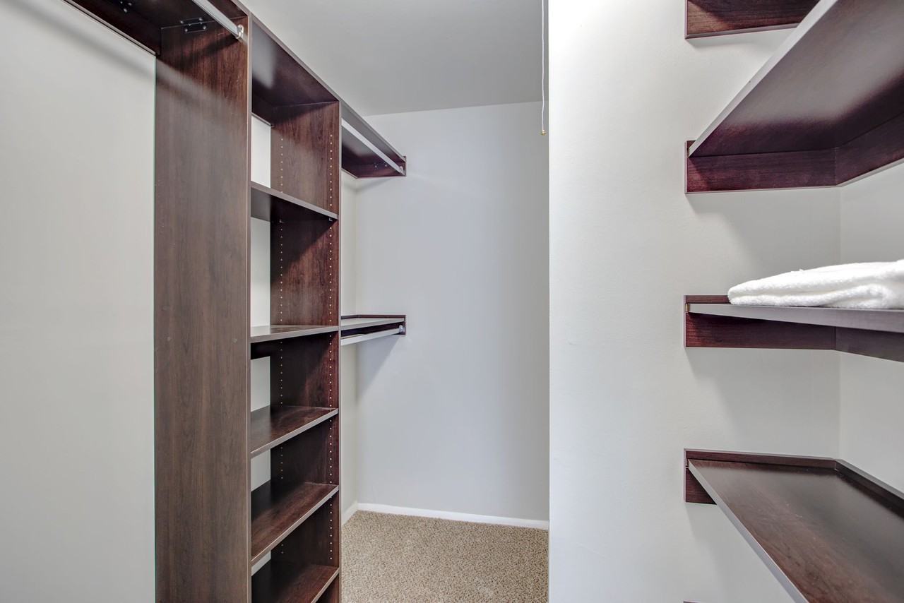 Haven Hoffman Estates Apartments 725 W Bode Cir, Hoffman Estates, IL