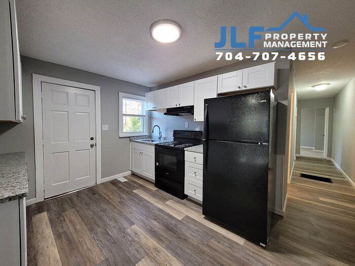 2036 Renner St - Photo 3 of 11