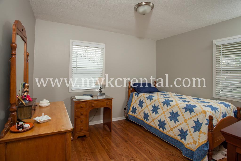 5516 W 70th St - Photo 5 of 15