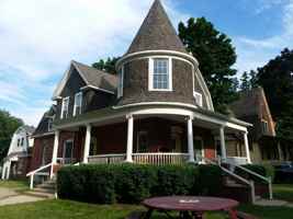 featured image of 701 S University Ave