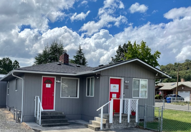 160 Nw Rose St - Photo 2 of 8