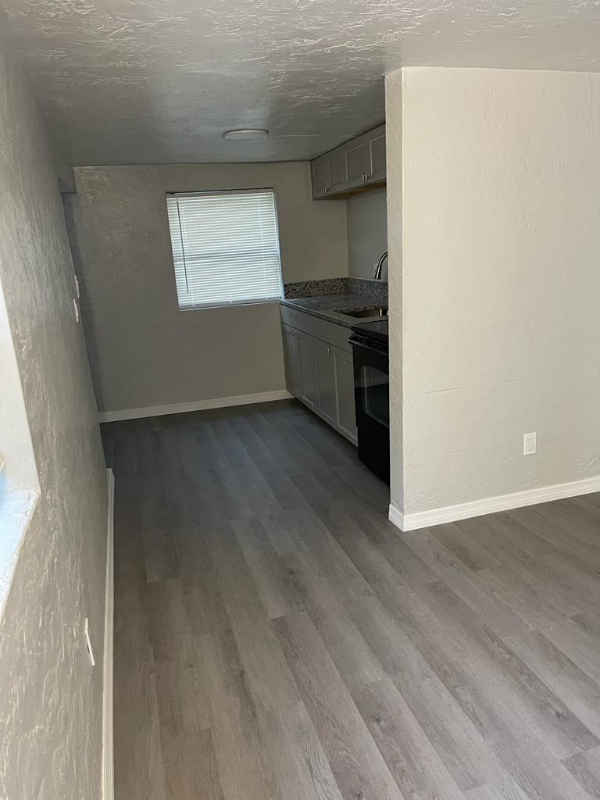 2835 6th Ave S - Photo 3 of 5