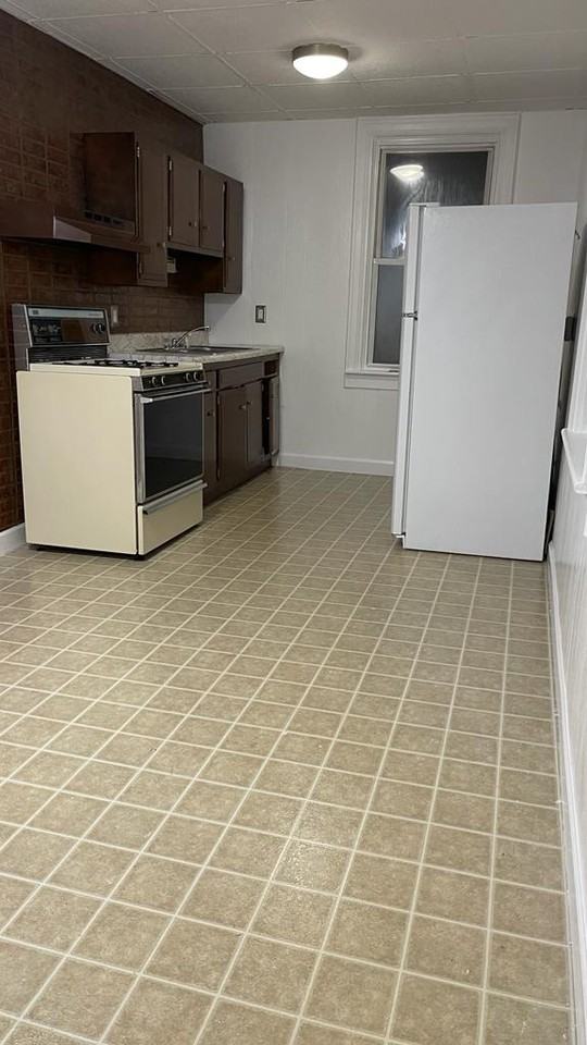 333 Exeter Ave #2 - Photo 3 of 6