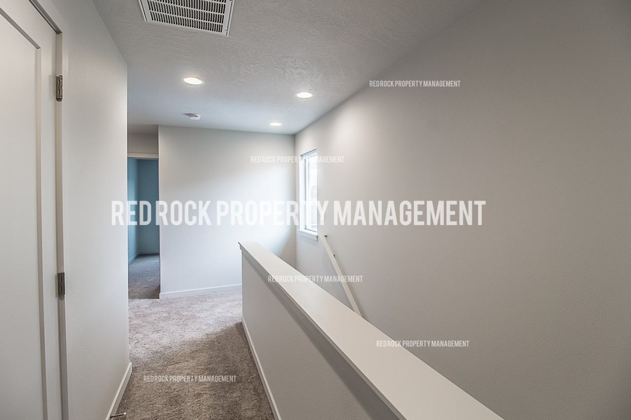 225 S Woodlawn Ln #1 - Photo 2 of 31