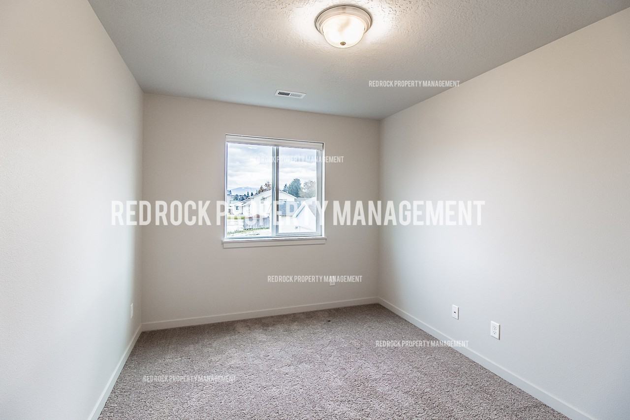 225 S Woodlawn Ln #1 - Photo 4 of 31