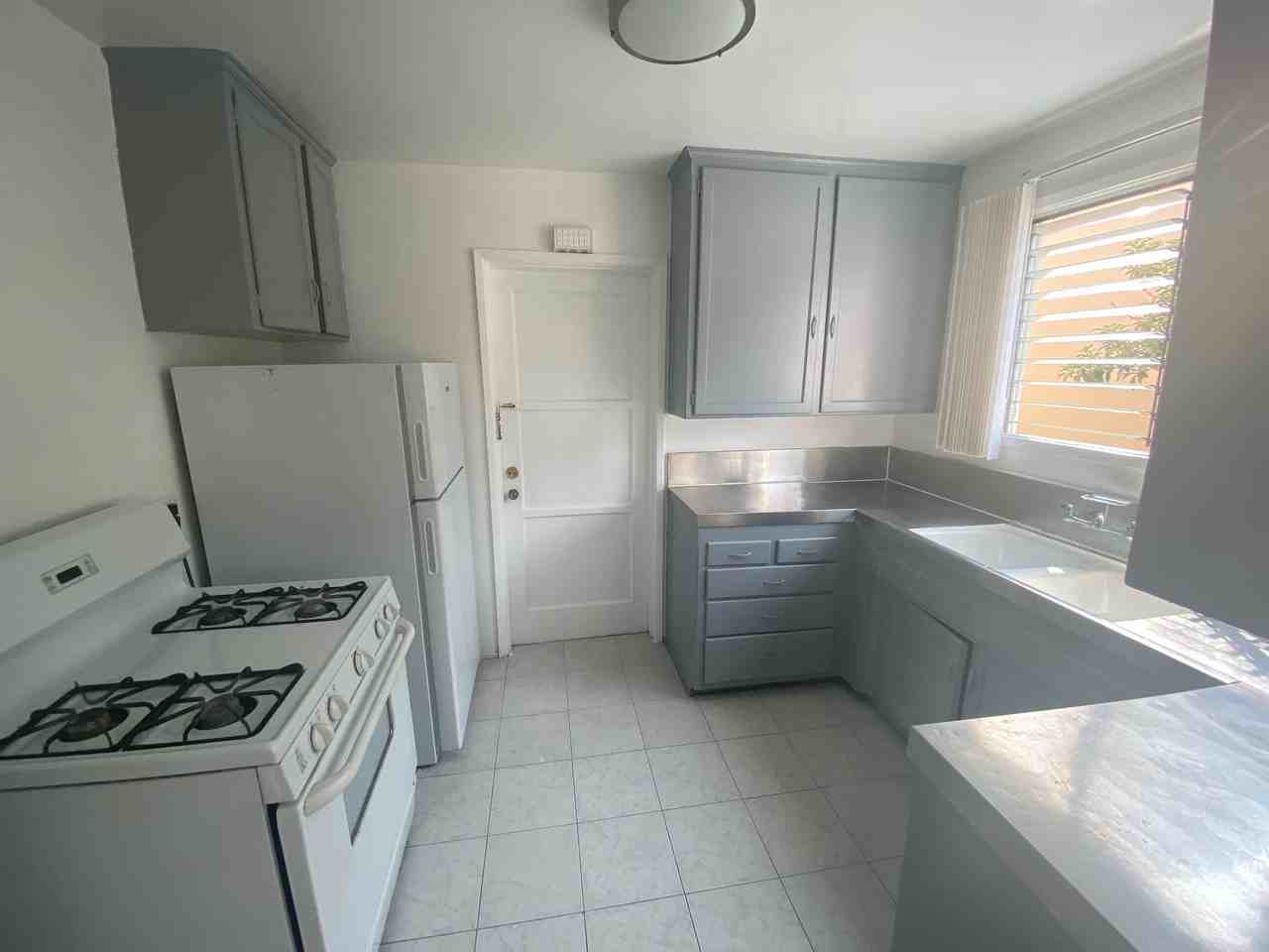 2471 Silver Lake Blvd #2471B - Photo 2 of 33