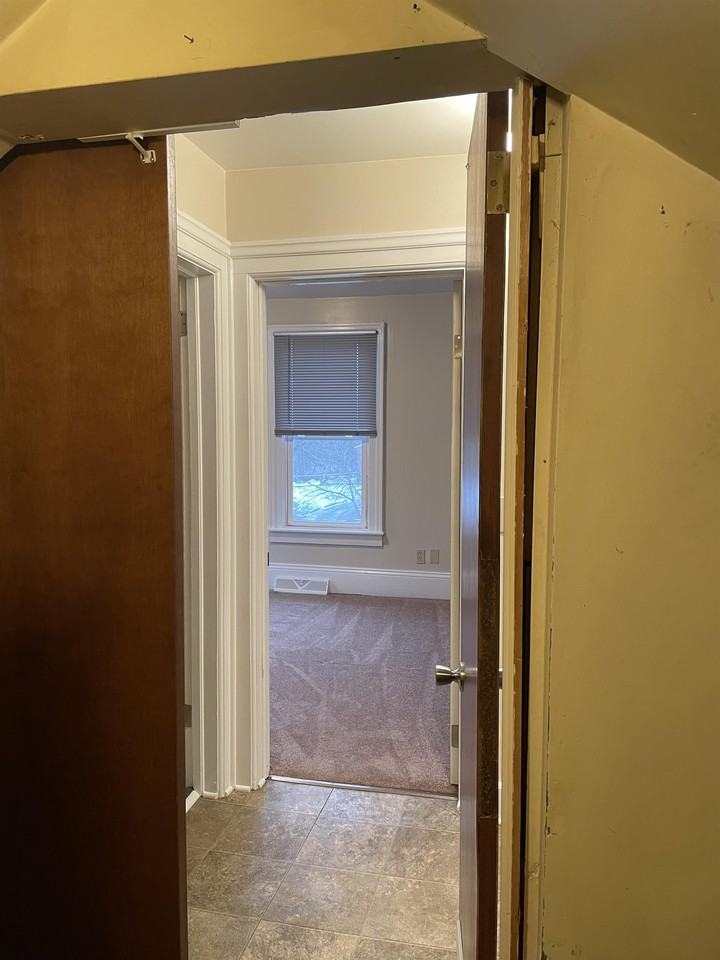 4 E Fayette St #3 - Photo 2 of 4