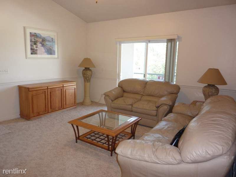 $300/Next to UVU/1 women contract/shared-room - Photo 3 of 9