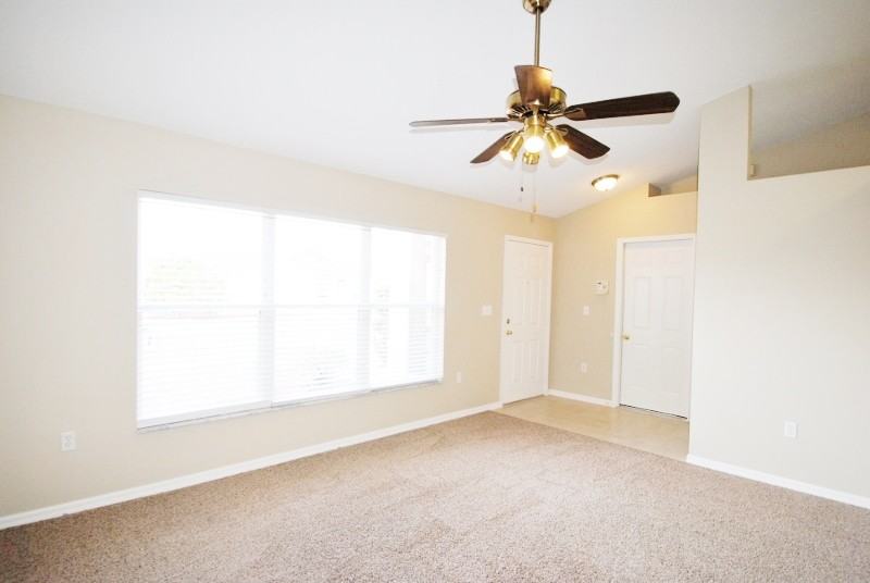 224 Thornbush Pkwy - Photo 2 of 13