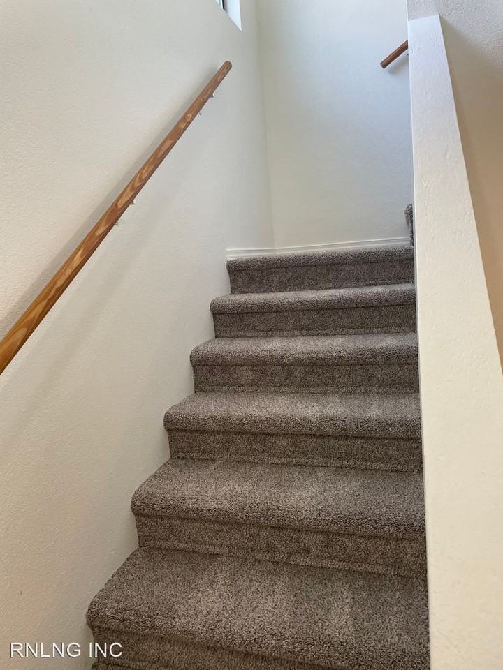 8074 Maple Avenue SE - Photo 2 of 4