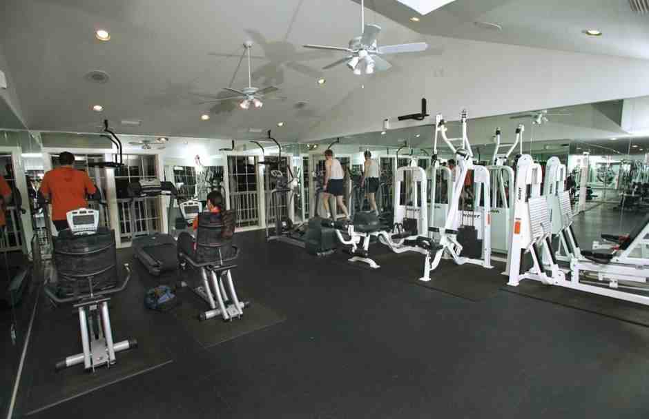 2528 W Royal Ln C5 - Photo 3 of 11