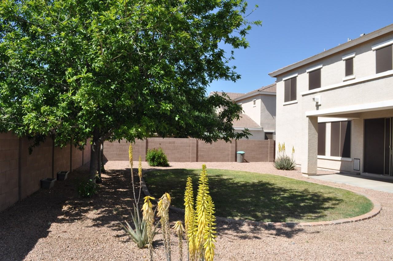 19083 E Ryan Rd - Photo 2 of 5