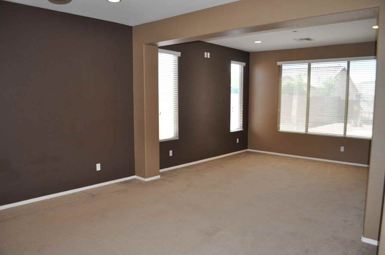 19083 E Ryan Rd - Photo 3 of 5