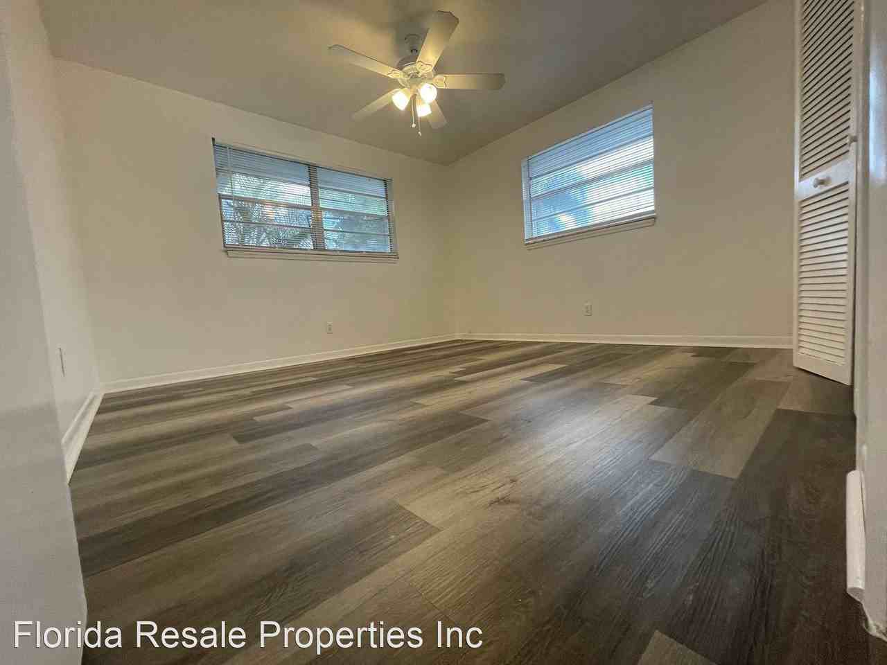 649/653 93rd Ave N - Photo 2 of 11