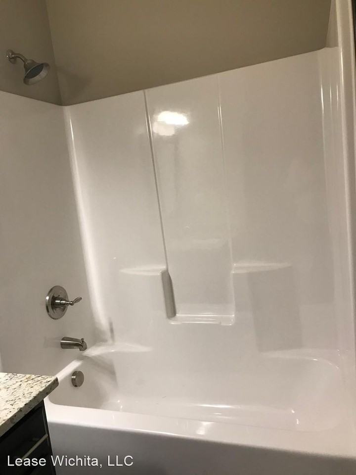 619/21 N Grandstone St - Photo 3 of 26