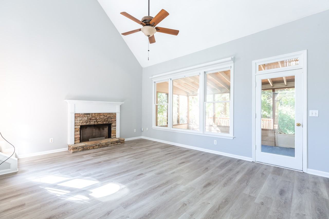 1748 Christiana Dr - Photo 4 of 11