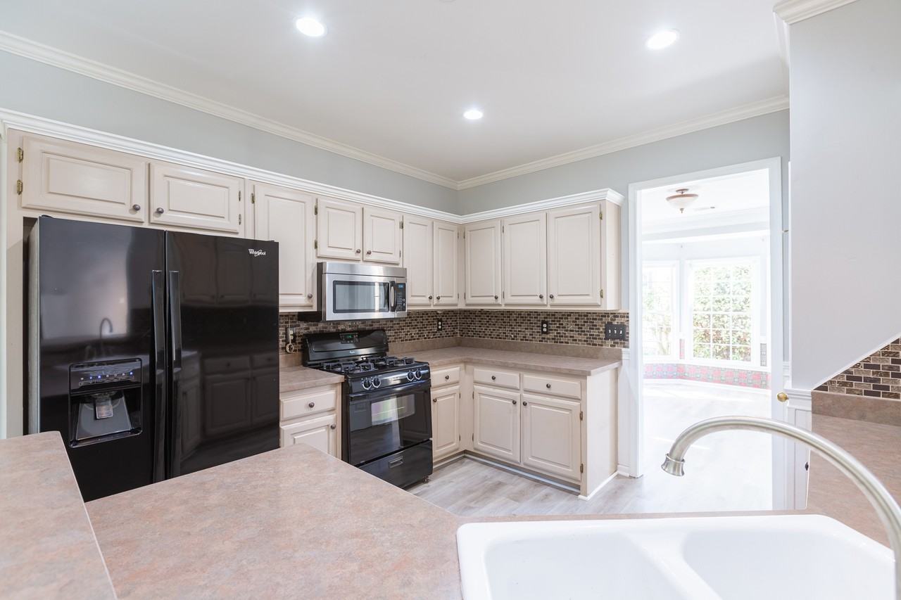 1748 Christiana Dr - Photo 6 of 11
