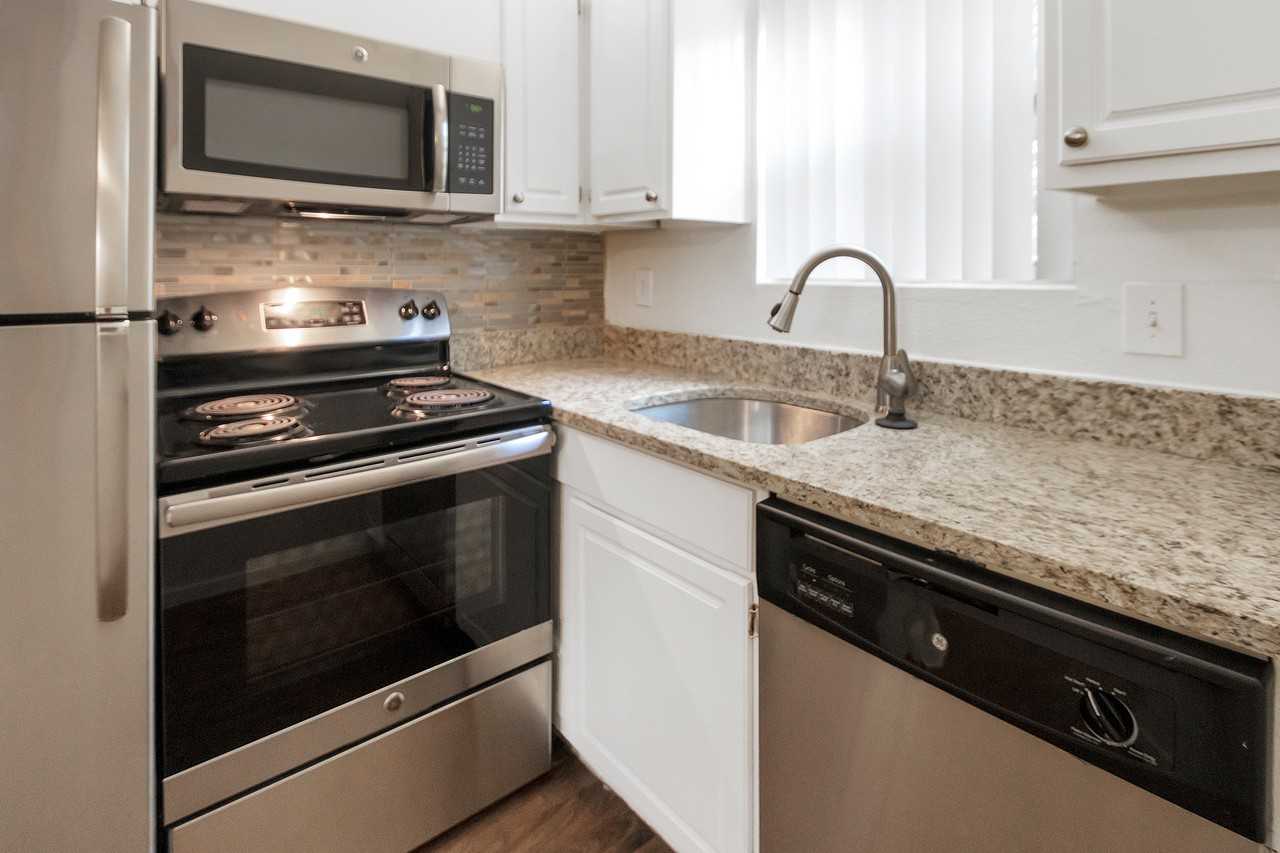 Cambridge Court - Photo 2 of 29