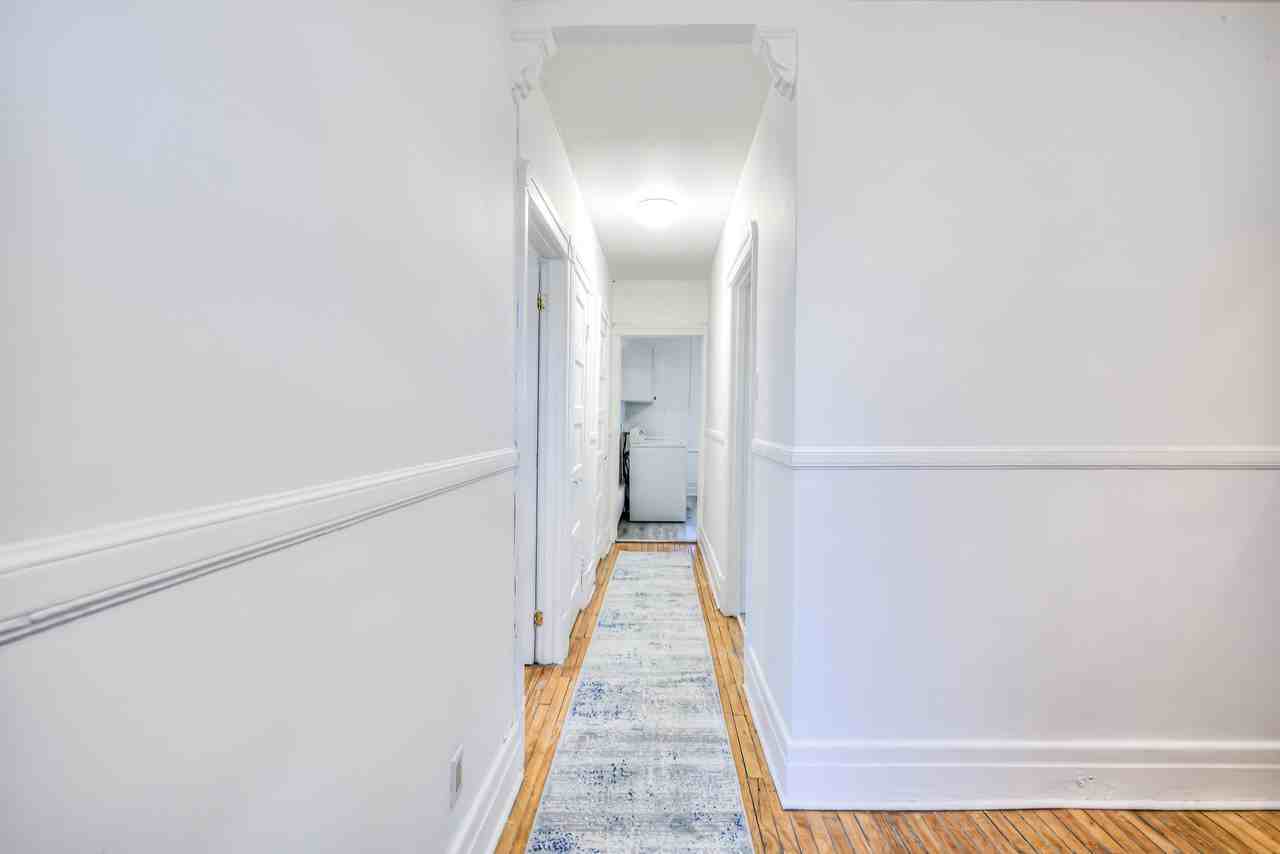 3766 Rue Wellington - Photo 3 of 18