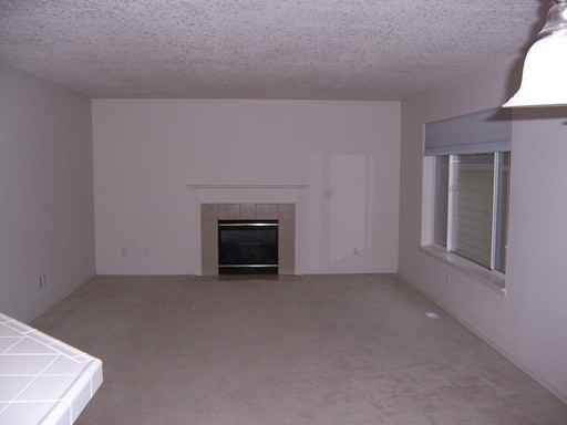 1257 NE Parkside Dr - Photo 2 of 15