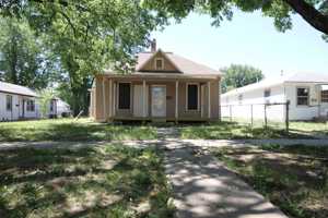 featured image of 427 W 10th St #1