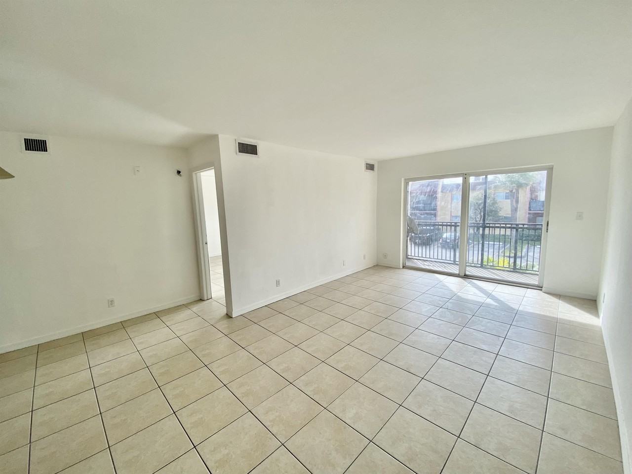 2914 Nw 55th Ave Apt 1d #1D - Photo 5 of 19